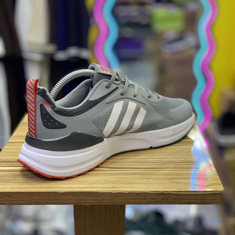 Adidas Zeus