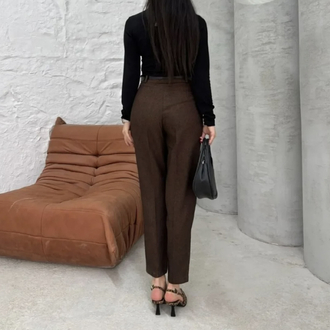 Yüksek Bel Havuç Kesim Pileli Kemerli Kumaş Pantalon