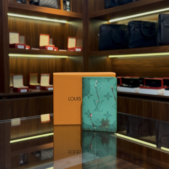 Louis Vuitton Golf Yeşil Deri Kapaklı Kartlık