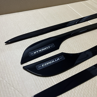 COROLLA 2019+ IÇIN UYUMLU KAPI ÇITASI PIANO BLACK