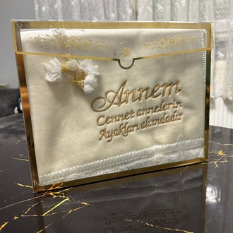 ANNELER GÜNÜNE ÖZEL 