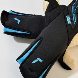 Reusch Attrakt Speedbump Strapless