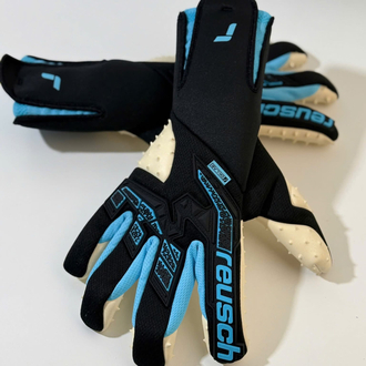 Reusch Attrakt Speedbump Strapless