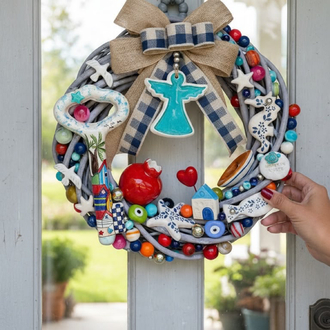 El Yapımı Çini Kapı Süsü – Doğal Ahşap Kapı Çelengi (30 cm)