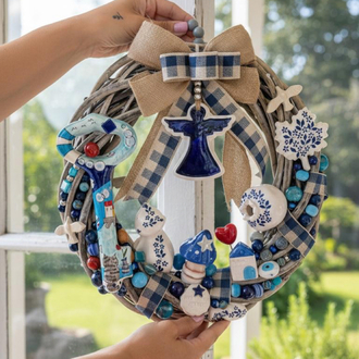 El Yapımı Çini Kapı Süsü – Doğal Ahşap Kapı Çelengi (30 cm)
