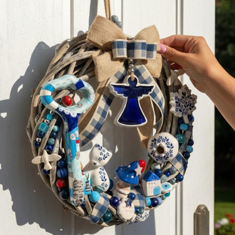 El Yapımı Çini Kapı Süsü – Doğal Ahşap Kapı Çelengi (30 cm)