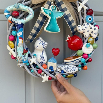 El Yapımı Çini Kapı Süsü – Doğal Ahşap Kapı Çelengi (30 cm)