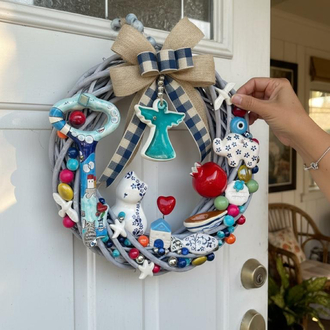 El Yapımı Çini Kapı Süsü – Doğal Ahşap Kapı Çelengi (30 cm)