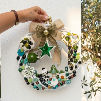 El Yapımı Çini Kapı Süsü – Doğal Ahşap Kapı Çelengi (30 cm)