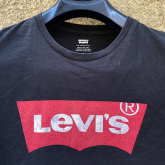 Levi's t-shirt