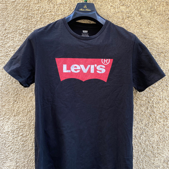 Levi's t-shirt