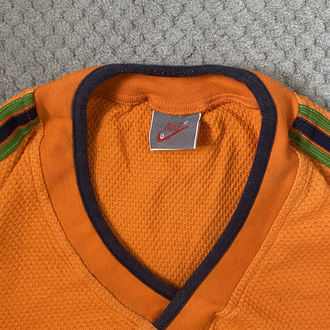 90s Nike swoosh tee ( l - xl )