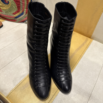 90s Lace Up Front Leather Boots