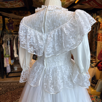 1970’s Vintage Lace Ruffle Wedding Dress