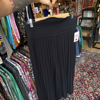 80’s Knife-Pleat Wide Leg Culottes – Jet Black