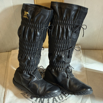 RARE SOREL FIRENZY BOOTS