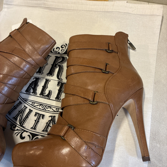 00's Strapped Caramel High-Heel Ankle Boots