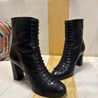90s Lace Up Front Leather Boots