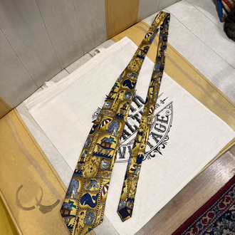 Giorgio Armani Cravatte %100 Silk Tie | Rare 