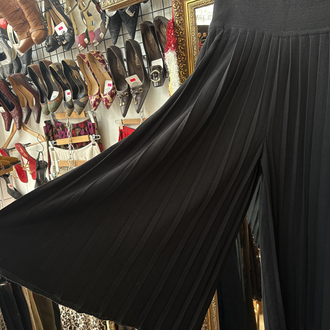 80’s Knife-Pleat Wide Leg Culottes – Jet Black