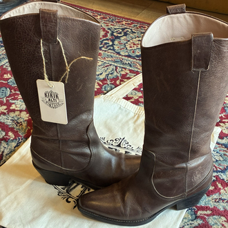 90's CowCow Leather Boots