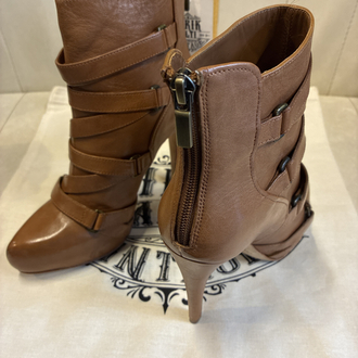 00's Strapped Caramel High-Heel Ankle Boots