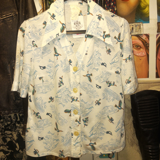 70s Hunting Themed Dagger Collar Vintage Shirt