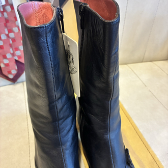 Lady D. Leather Boots