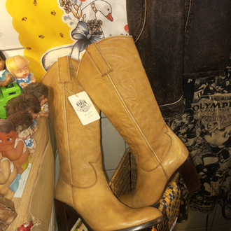 Camel Lovers Boots