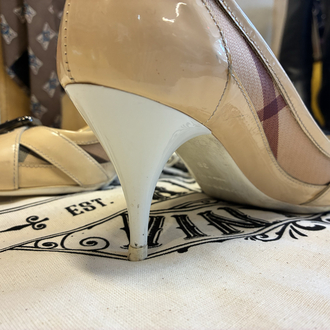 Burberry Ecru Patent Leather Heels