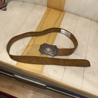 Y2K Brown Suede Leather Belt – Western Cowboy Style with Engraved Floral Rhinestone Buckle