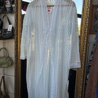 70’s White Lace Robe — Dreamlight Whisper