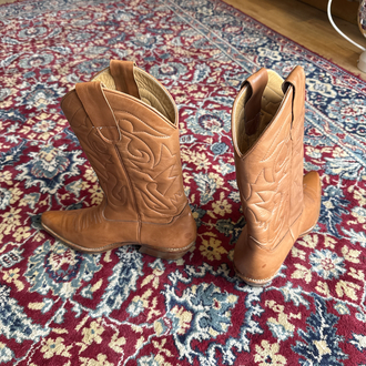 Tan Leather Cowboy Western Boots