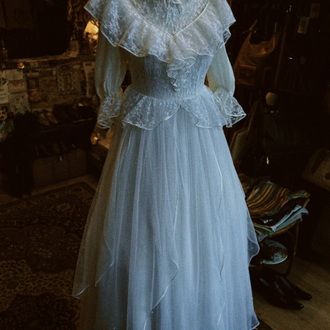 1970’s Vintage Lace Ruffle Wedding Dress