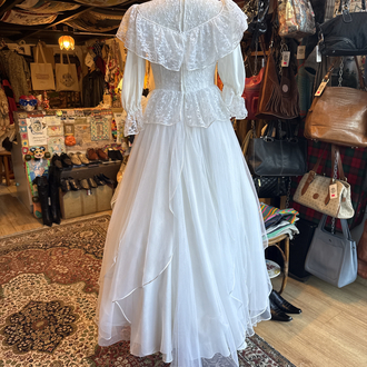 1970’s Vintage Lace Ruffle Wedding Dress