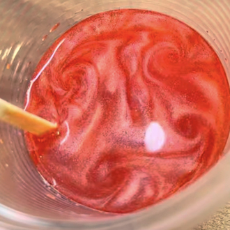 Metalik transparan pigment kırmızı