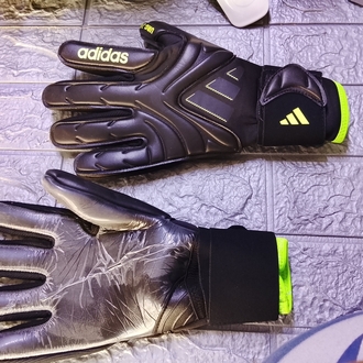Adidas eldiveni 9 numara