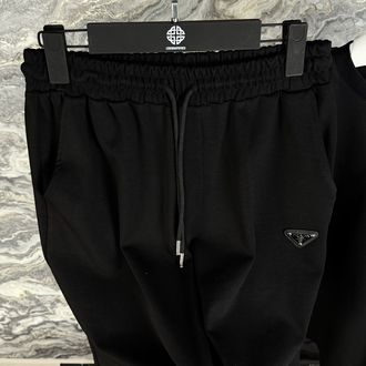 Prada Logo Detaylı Premium Şortlu Takım | Duble Scuba Kumaş, Metal Patch Logo & Bel Lastikli.