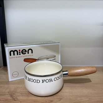 Mien Emaye Derin Sosluk 14 cm – Ahşap Saplı Krem Renk