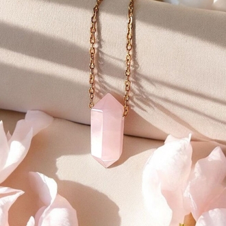 Pembe Kuvars Çelik Kolye - Altın Sarısı Renkli