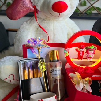 LOVE Işıklı Premium Hediye Seti – Peluş & Çanta/Birbirinden Güzel Hediyelerle Dolu
