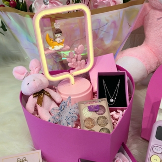  Kız Arkadaşa Sürpriz Hediye Paketi - Pembe Peluş Ayıcıklı & Güllü Buketli Dev Set