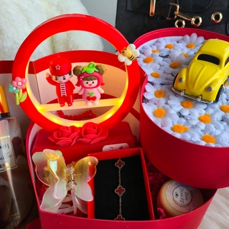 LOVE Işıklı Premium Hediye Seti – Peluş & Çanta/Birbirinden Güzel Hediyelerle Dolu