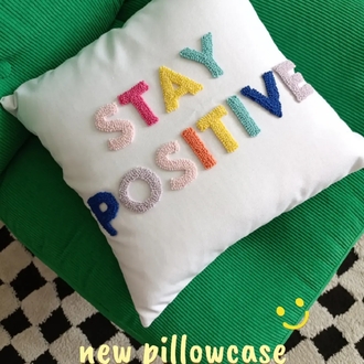 Stay Positive yastık kılıfı (ÖN SİPARİŞ)