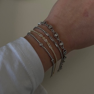 Kalpli Zirkon Taşlı Silver Bileklik