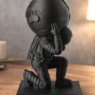 Dünyayı Taşıyan Astronot