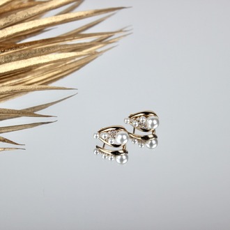 Pearly Steel Earring