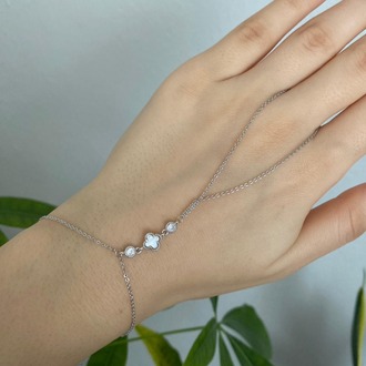 Liora Clover – Çelik Şahmeran