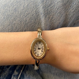 ✨ Aurora Oval – Gold Vintage Bileklik Saat