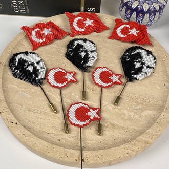 Dalgalanan Türk Bayrağı Broş
